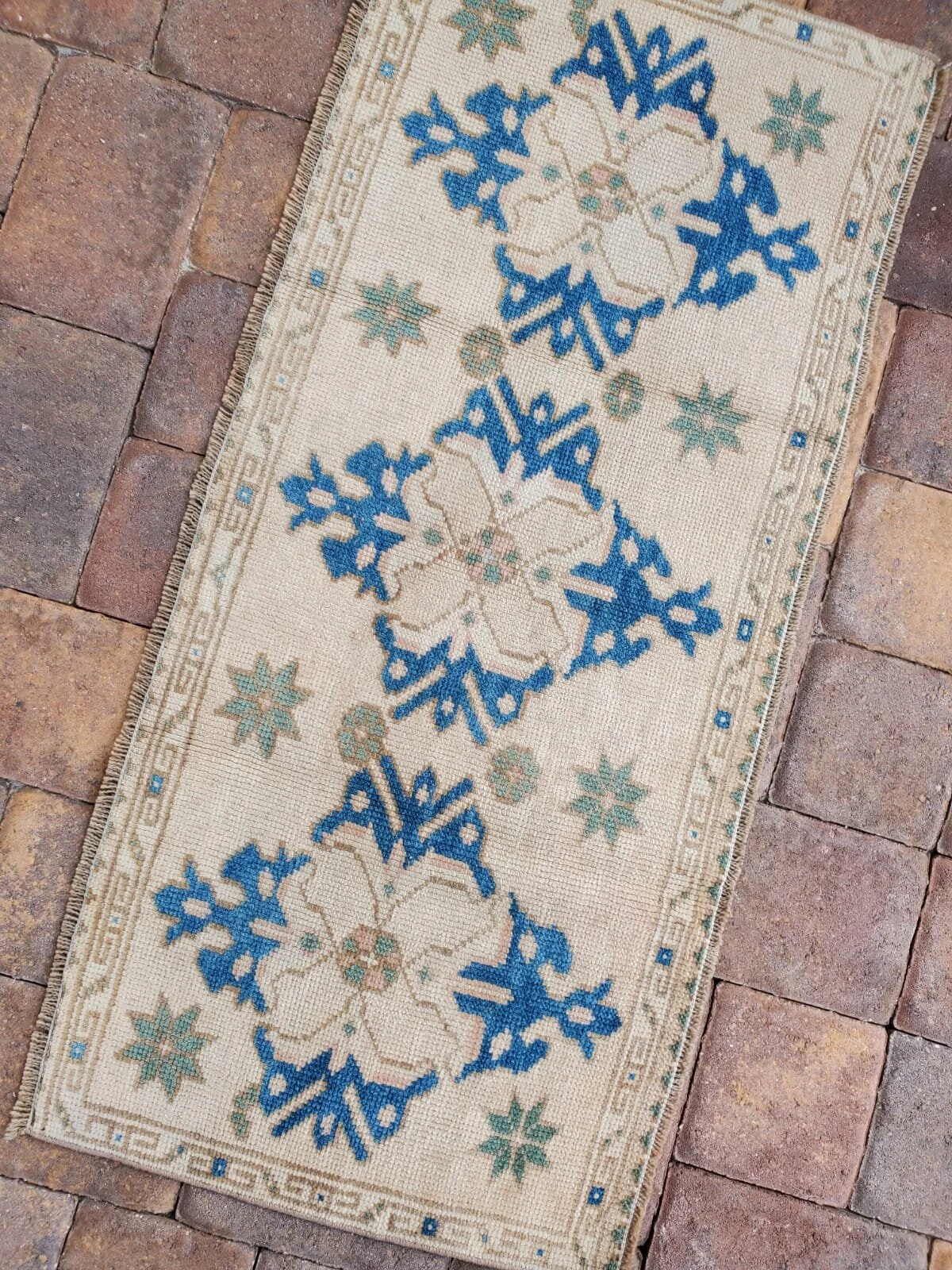 D0BB8C25-CE06-4B68-AF65-B560AF24577F