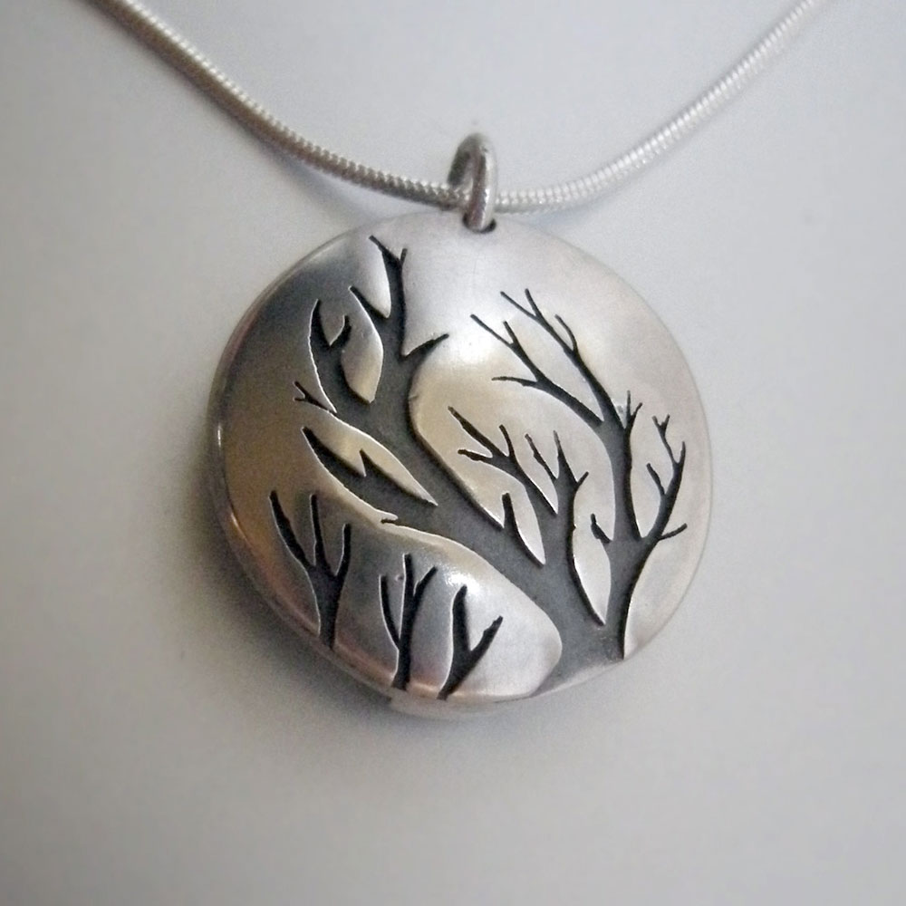 tree_locket_1.jpg