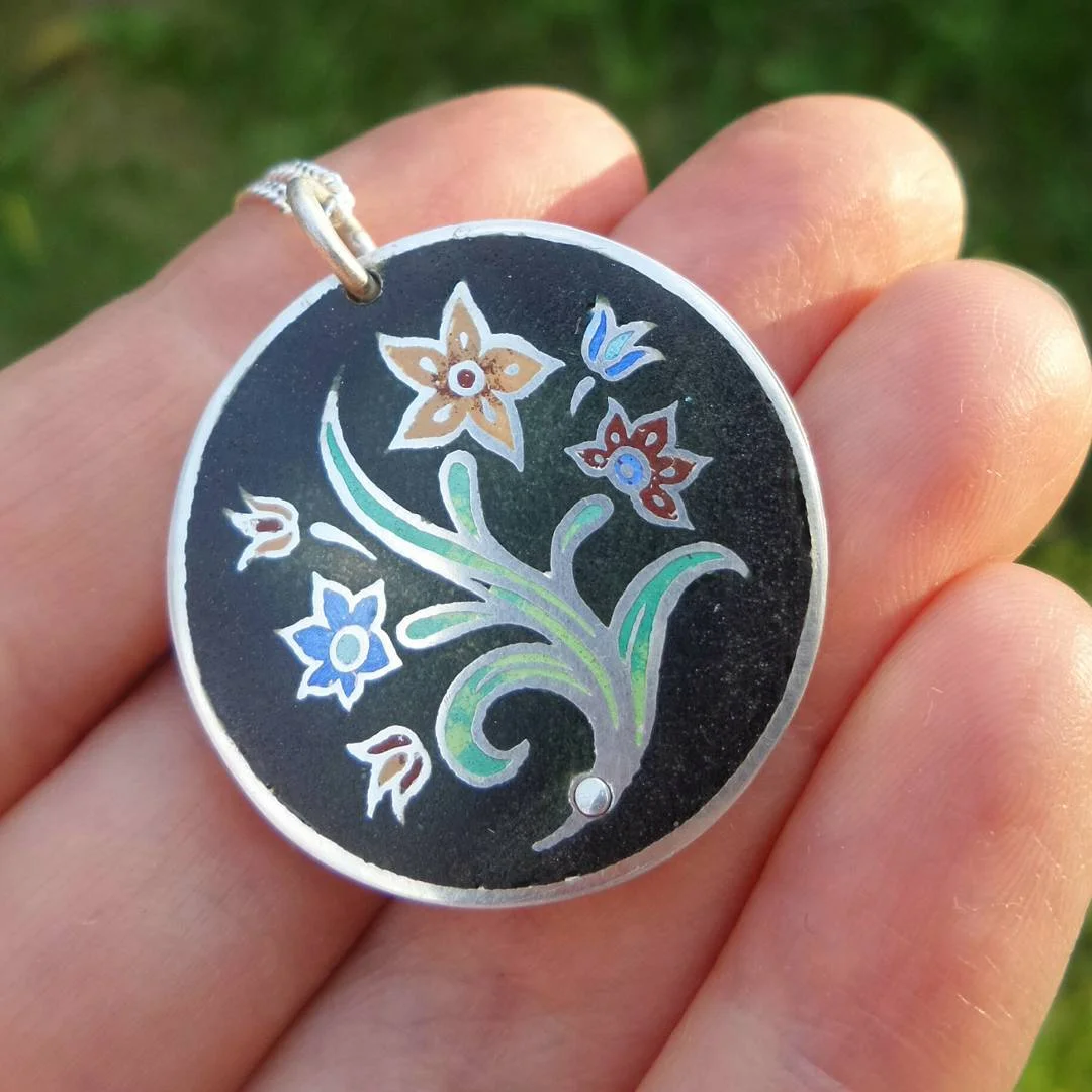 enamelled_locket.jpg