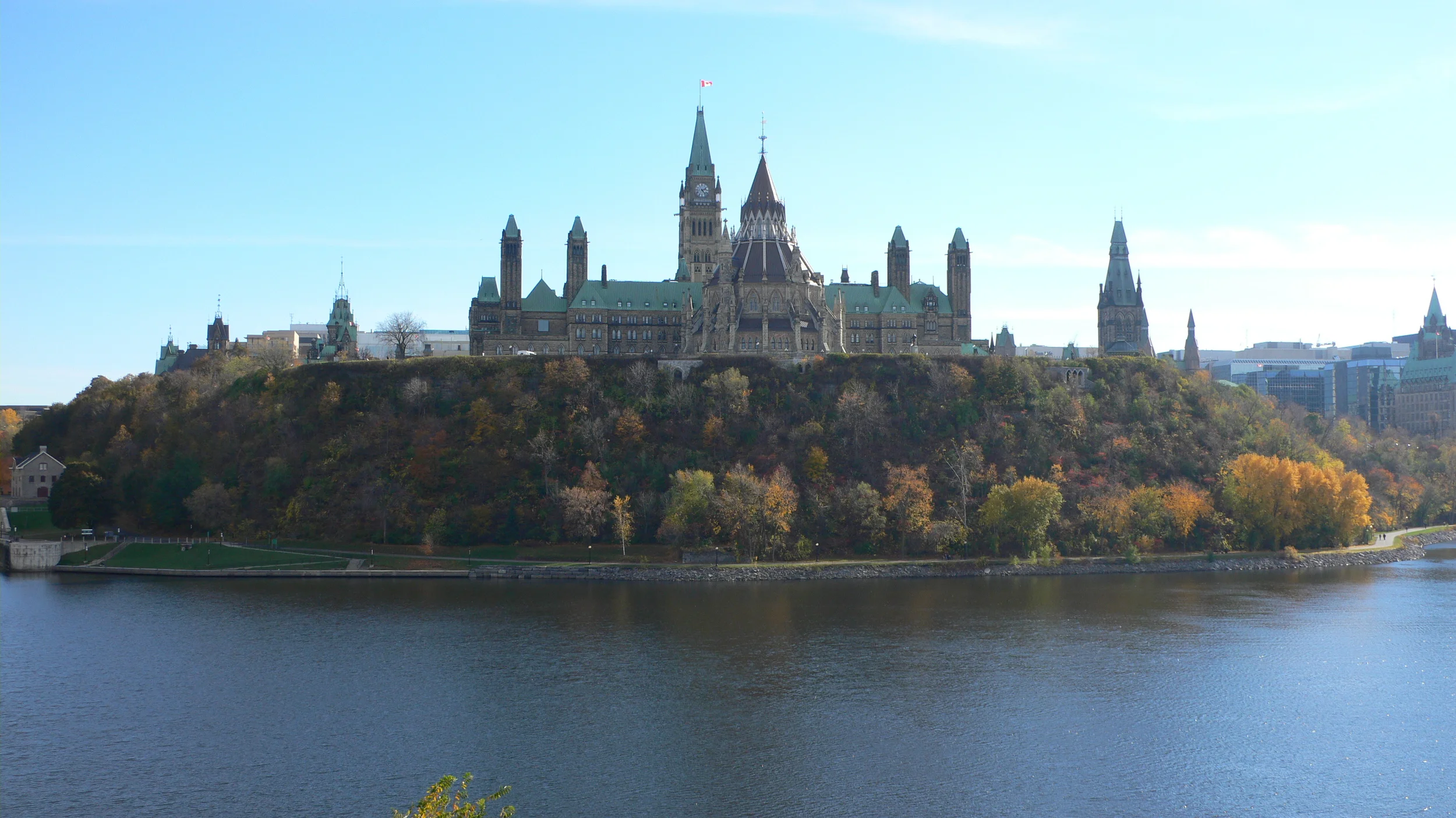 Parliament_Hill_view_01.jpg
