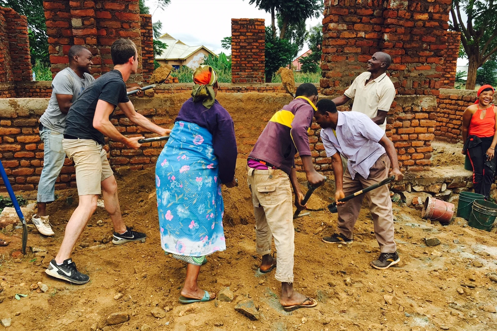 Bjorn digging 2.jpg