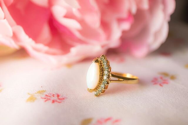 ❤️ me some pretty things! ✨. #macro #wvwedding #yourwvwedding #wv_wedding_professionals #wvweddingphotographer #weddingwire #weddingrings #peonybouquet #prettyinpink #wvweddingsmag