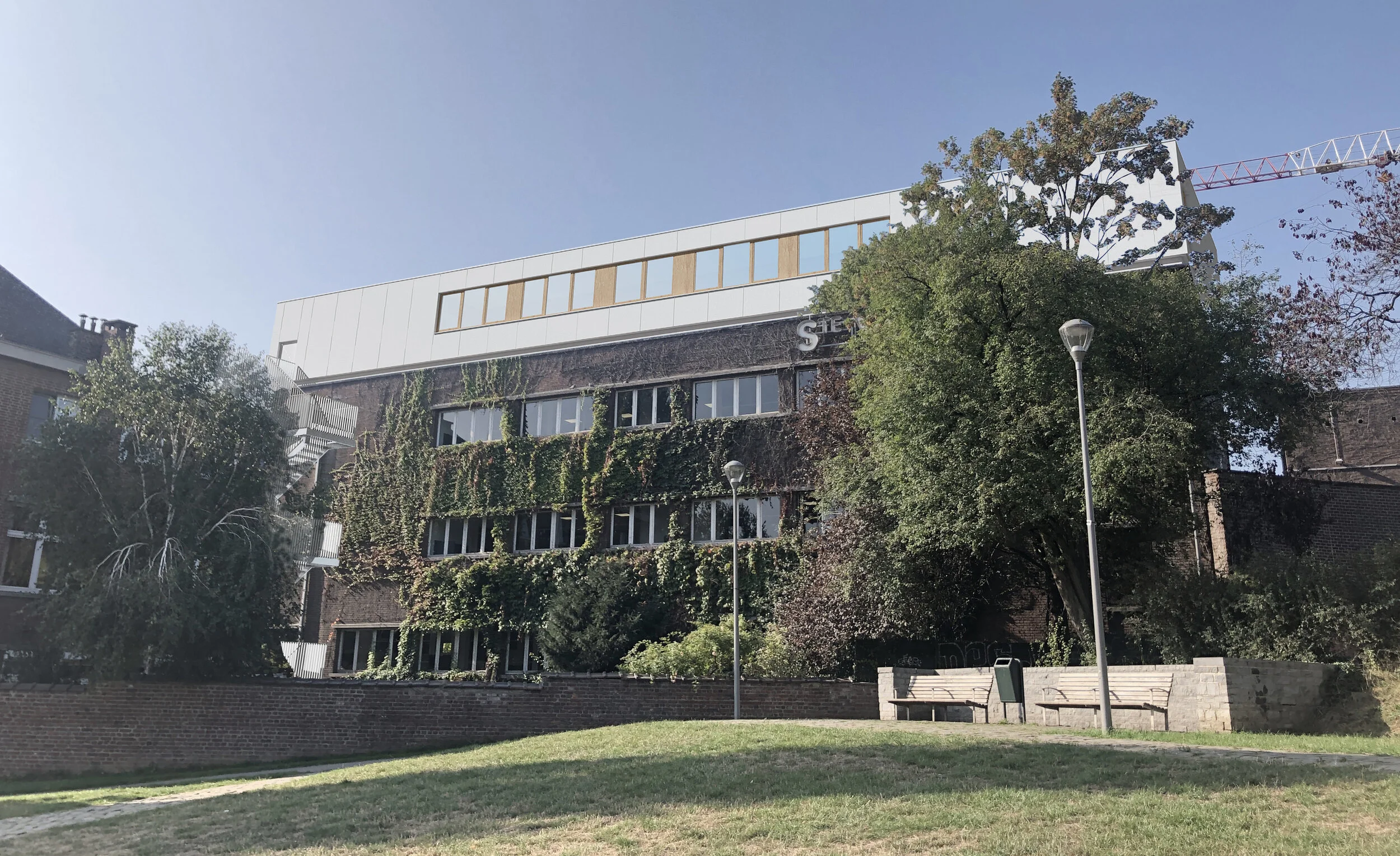  Extension de 4 classes sur bâtiment existant (En cours)  