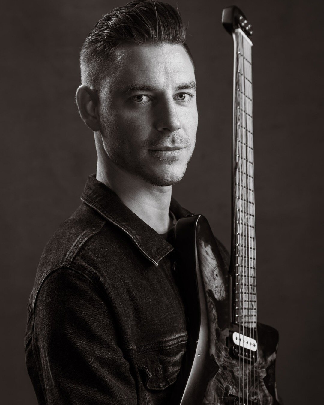 Just getting around to posting some portraits from this photoshoot last year with the &uuml;ber talented @acmusic.

#portrait #photoshoot #talented #jazz #musician #guitarist #canvasbackdrops #gels #profoto