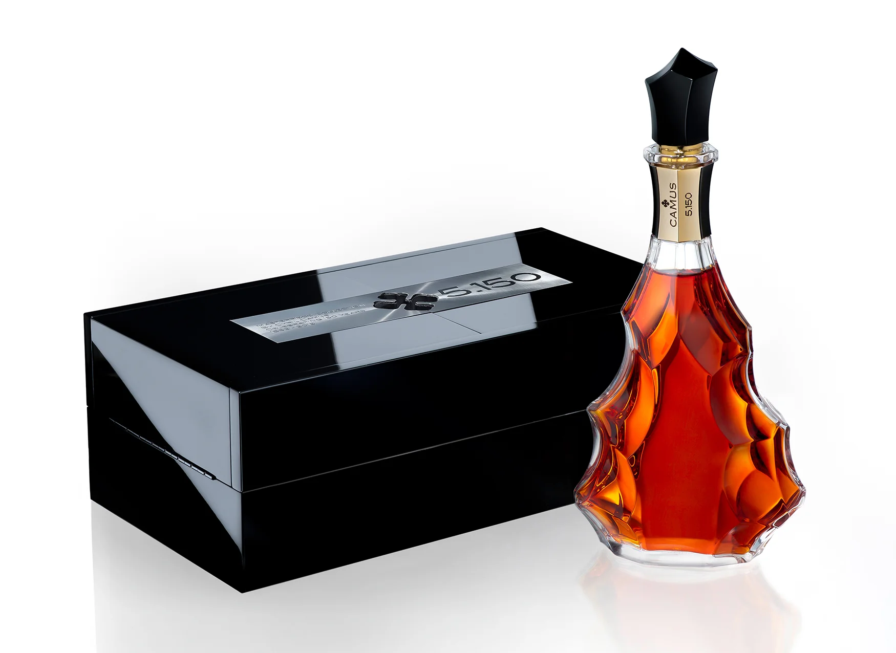 5 men, 5 characters, 5 cognacs, all complementary… Selecting the cognacs that best represent each of the five generations of the CAMUS Family, CAMUS has created a blend as an organoleptic biography. · The extraordinary temperament of Jean-Baptiste CAMUS is represented by the nobility and the structure of Bons Bois cognac. · The intensity and generosity of a Fins Bois cognac has been chosen to remember Gaston CAMUS. · With its proud suppleness and pleasant, long finish, the Petite Champagne has been chosen to pay homage to Michel Camus. · The body and the persistence of a Borderies cognac suggest the delicate passion and integrity of Jean-Paul CAMUS. · The fifth eau-de-vie - a Grande Champagne cognac - is evocative of Cyril CAMUS’s instinctive spirit, driven by a desire to live the CAMUS legend, taking it further and higher.
