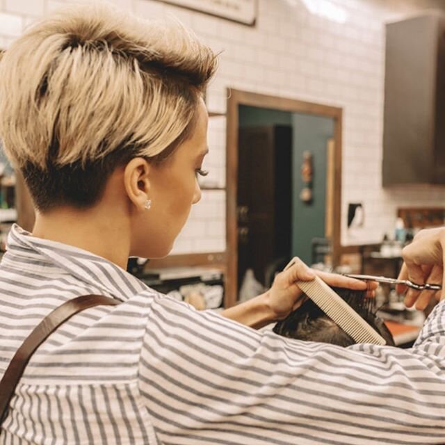 We know you guys have been rocking hats since you haven’t been able to get in, but do us a big favor and leave the hats at home when you come in for a cut! Hat hair is not the best foundation for a good haircut π
ππΌ .
.
.
. .
.
.
.
.
#barberl