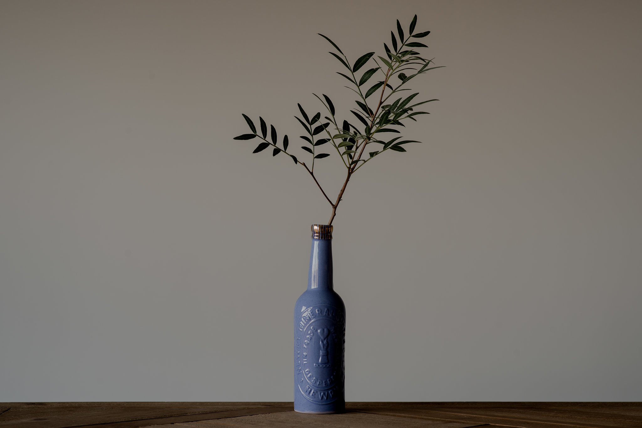 Wondering how to style the Homegrown collection? Single stem minimalism, let the Newry bottle do the talking.