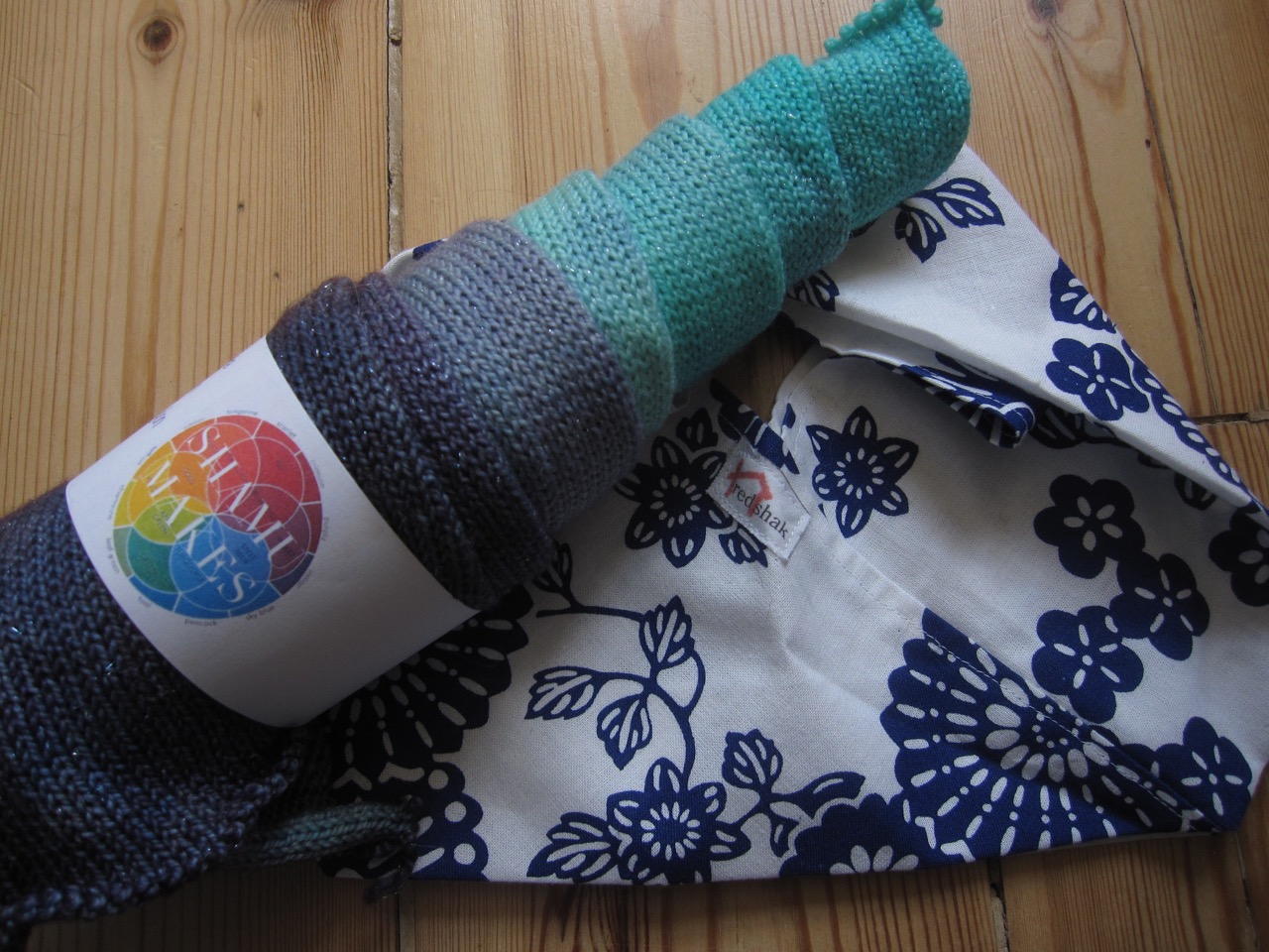 You can see a bit of the sparkle in the yarn!