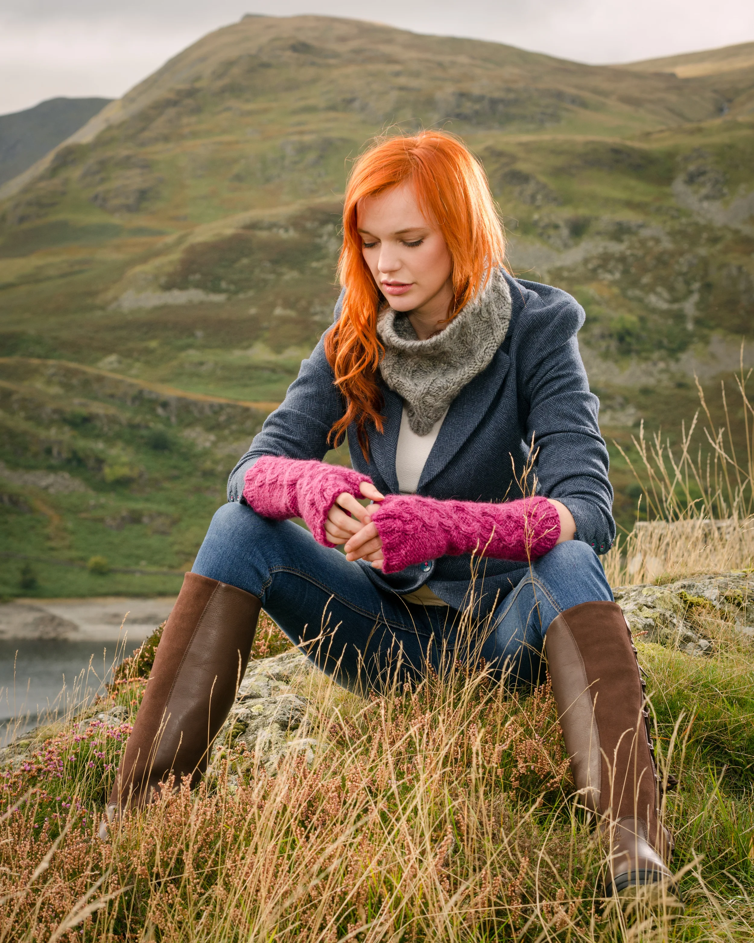 Heggelia gauntlets and Moen cowl short version.jpg