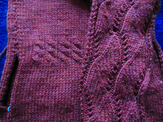 Collar and waist detail