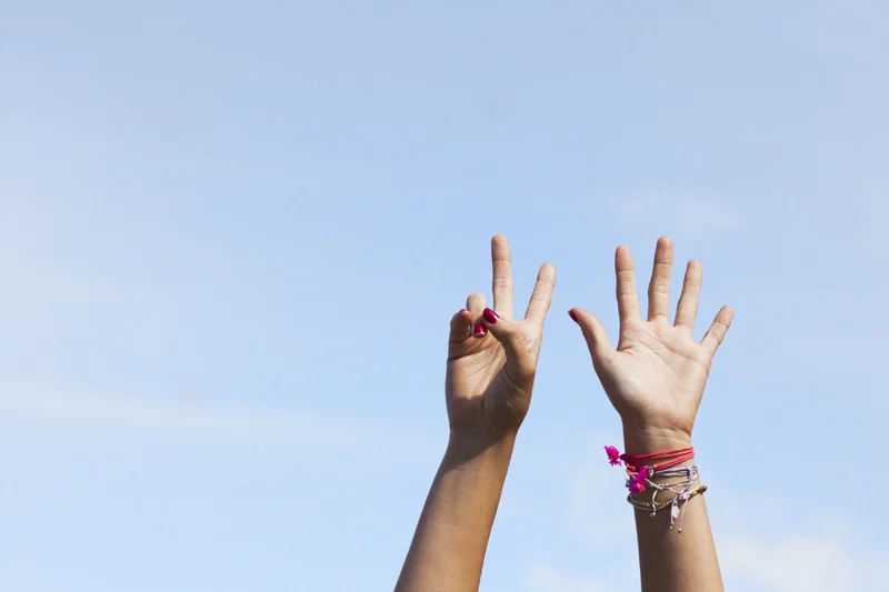 hands_desaturate2.jpg