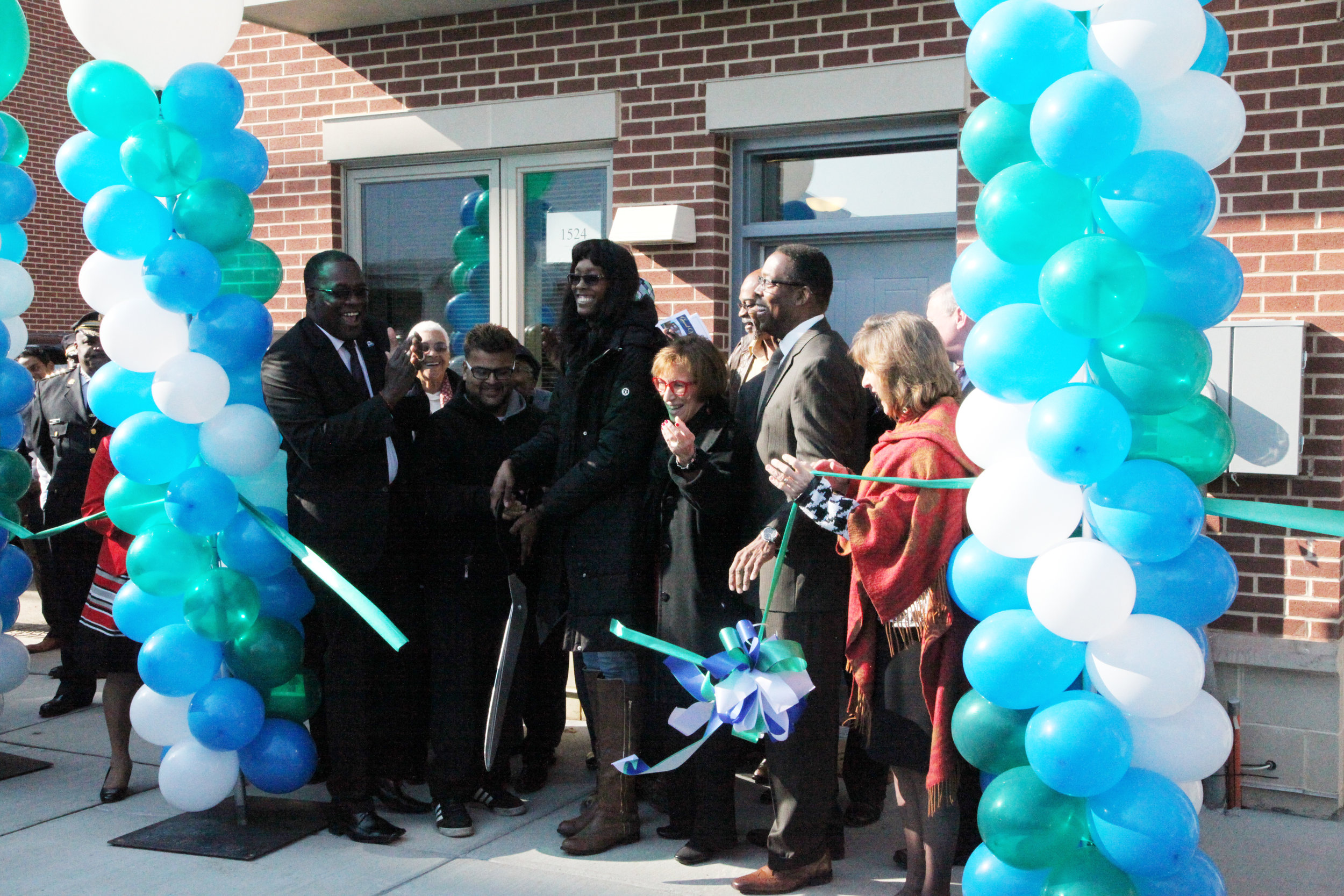 RibbonCutting_BlumbergPhaseI.jpg