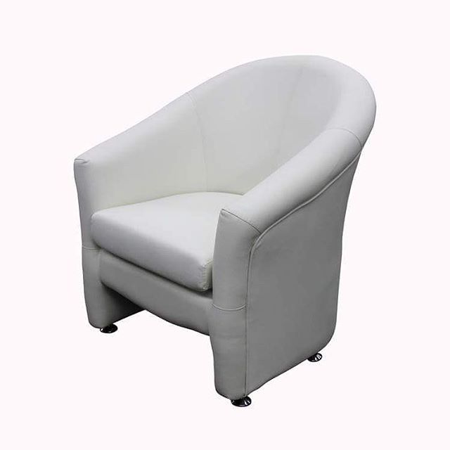 Club Chair: Non Swivel - LC106
Model Number - Color:
- LC106 - White

#MetroOfficeFurnitureRental #clubchair #club #chair #couch #cushion #comfortable #furniture #rental #nyc #white #one #seat #leather #event #office #quality #available #classic #bar