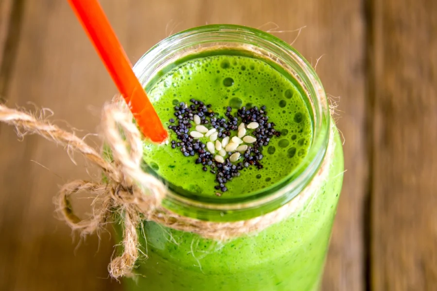 Chia Peach Green Smoothie.jpg