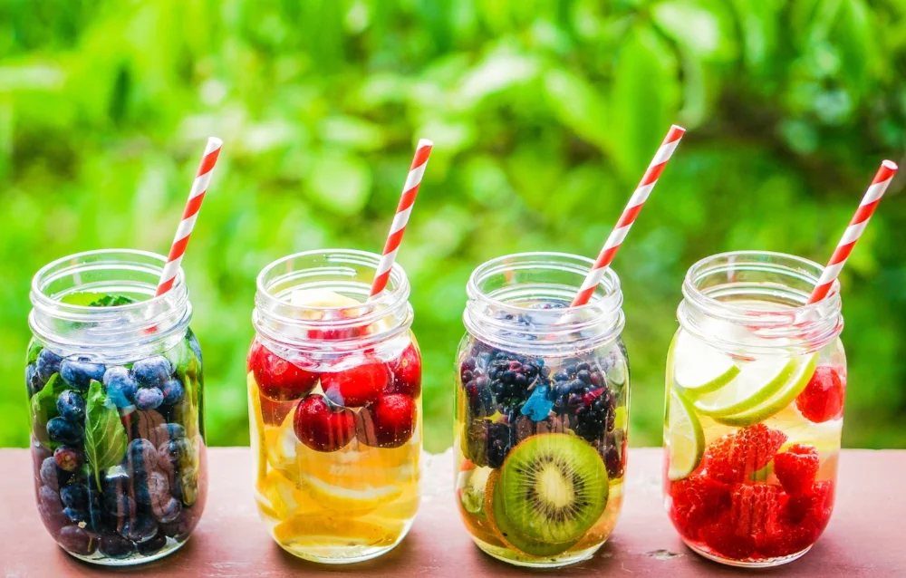 Tasty (and Beautiful) Pre-Meal Water Ideas 