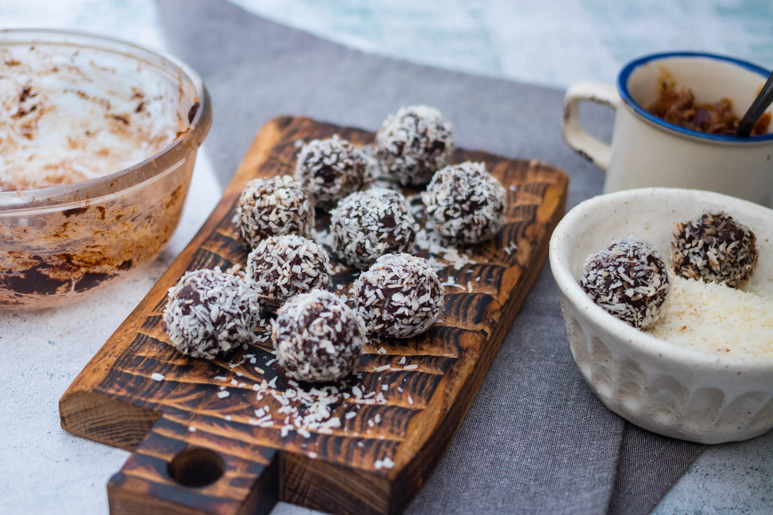 Almond and Cacao Bliss Balls 