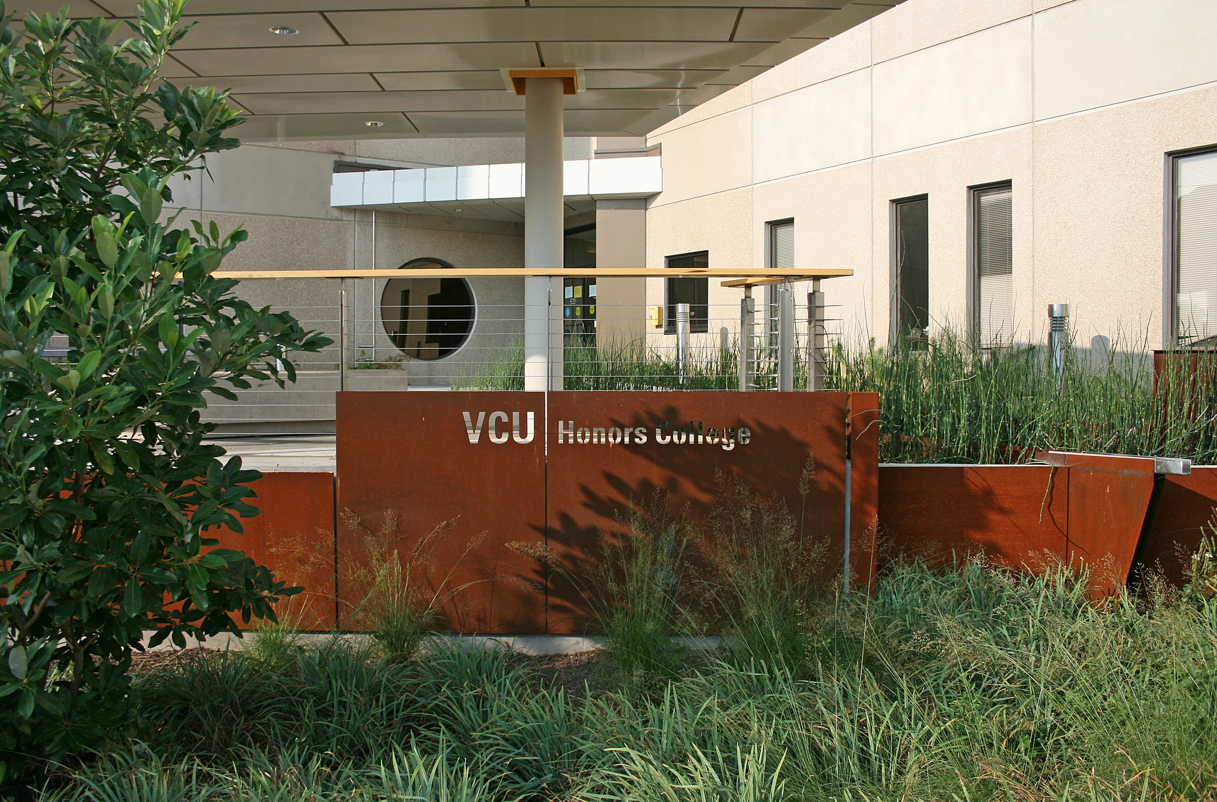 VCU HONORS GARDEN2.JPG