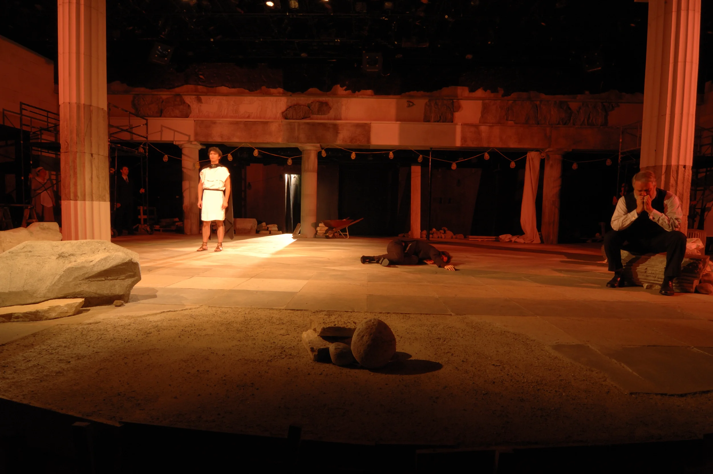 antigone3.jpg