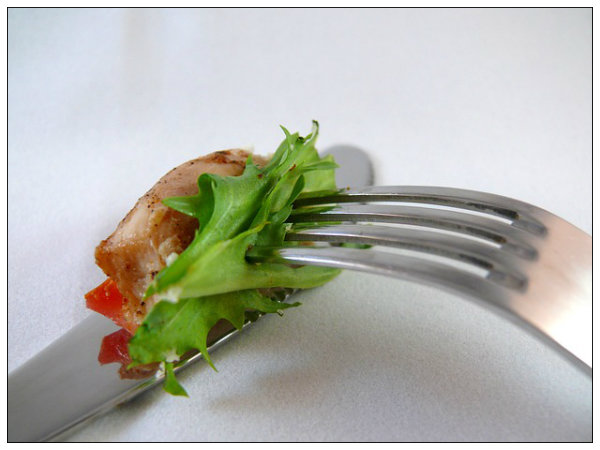 How risky is eating conventionally grown fruits and vegetables?