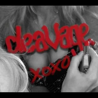 cleavage-xoxo.jpg