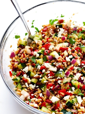 Mediterranean-Farro-Salad-4.jpg