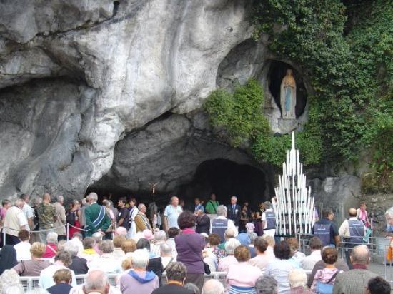 lourdes-france-the-grotto.jpg