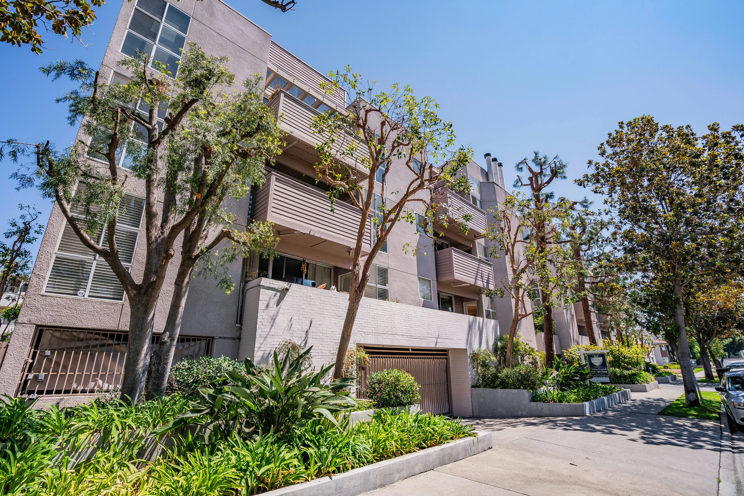 850 S Shenandoah St 306 Los-print-001-018-DSC4793-4200x2802-300dpi (1).jpg