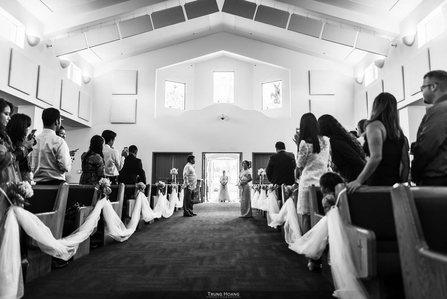 17-bride-enters-church.jpg