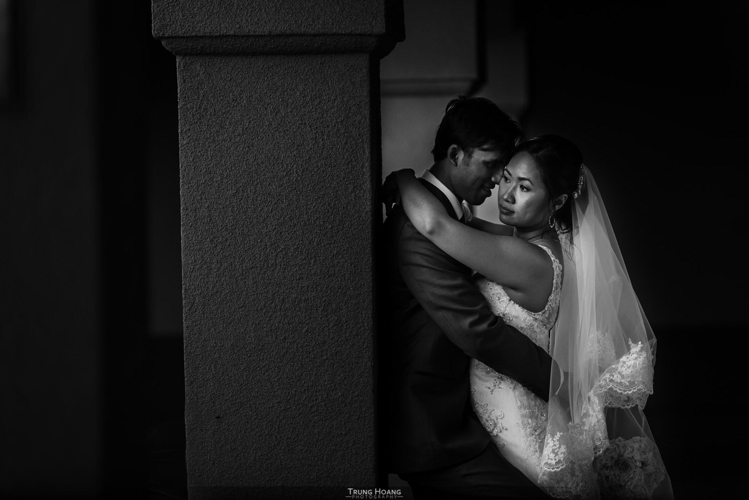 40-dramatic-wedding-portrait.jpg