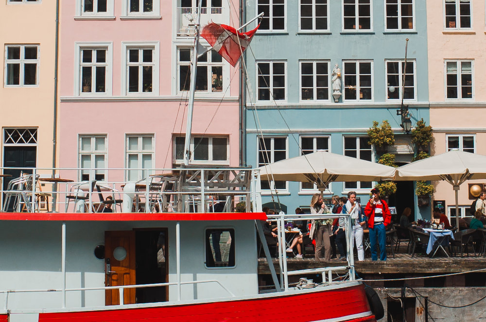  Nyhavn, Copenhagen, Denmark. 100% Crop Bottom Center 