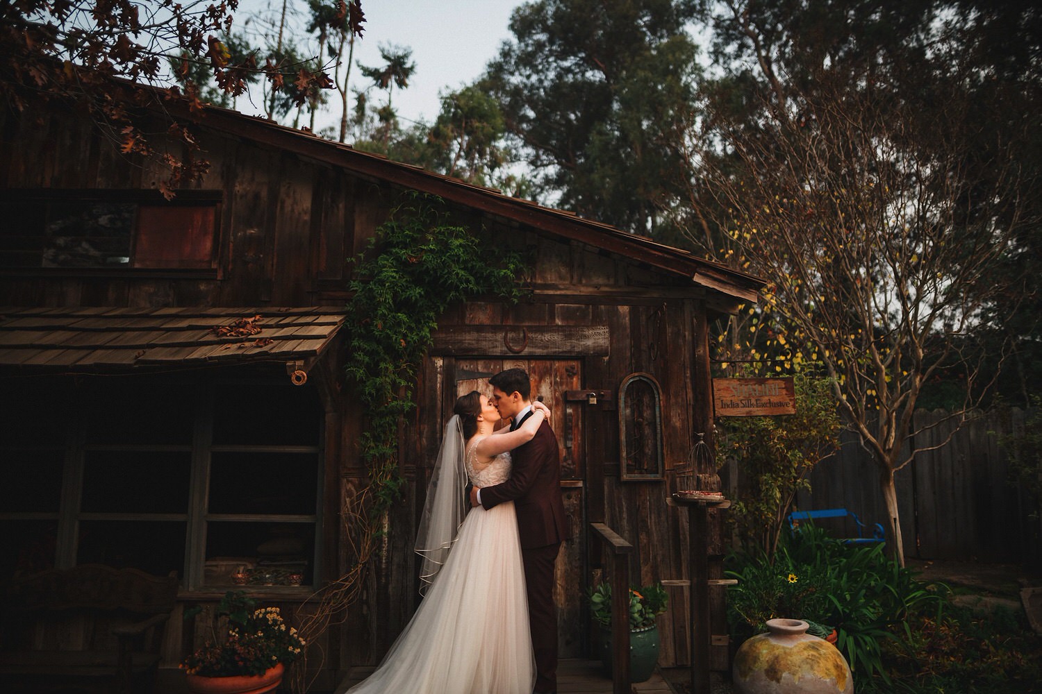  Wedding Photos

Allied Arts Guild Wedding // Clare + Trevor - Photo by Trung Hoang Photography | www.trunghoangphotography.com | San Francisco Bay Area Wedding Photographer 