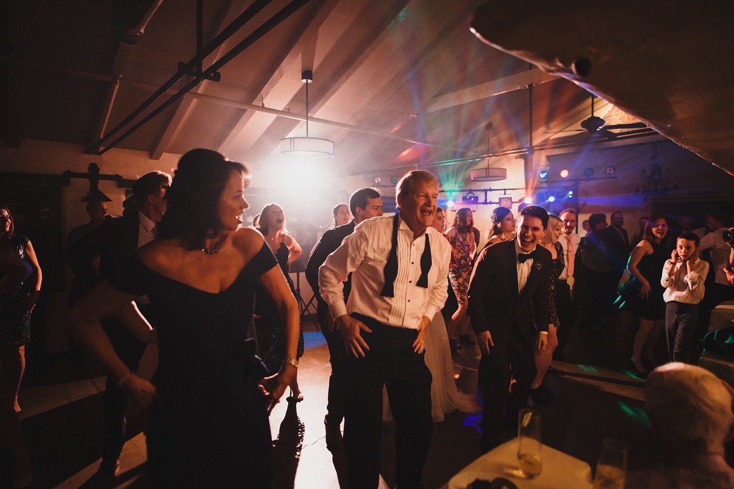  Wedding Dance Party with Lasers

Allied Arts Guild Wedding // Clare + Trevor - Photo by Trung Hoang Photography | www.trunghoangphotography.com | San Francisco Bay Area Wedding Photographer 