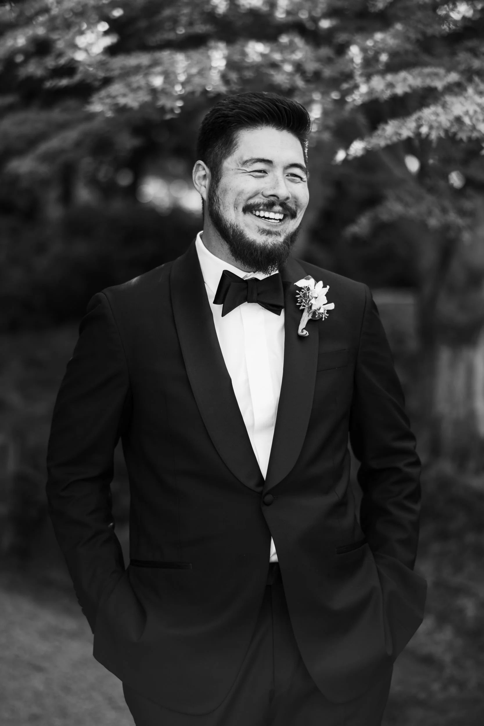 038-black-and-white-of-groom.jpg