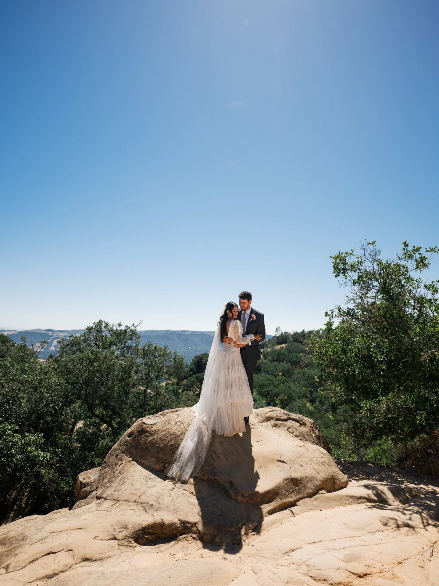 Started from the bottom now we&rsquo;re here&hellip; at the top of Mt Diablo

A wedding on a plateau near the top of Mt Diablo followed by a celebration at @aracelylounge in Danville.