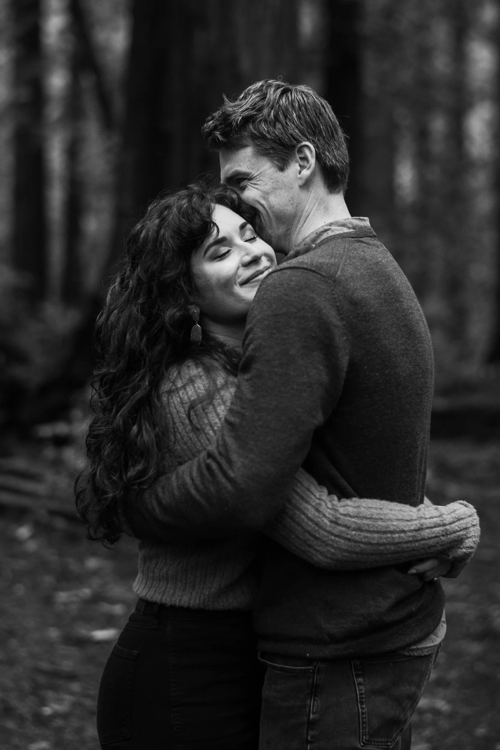 013-cozy-redwood-engagement-photos.jpg