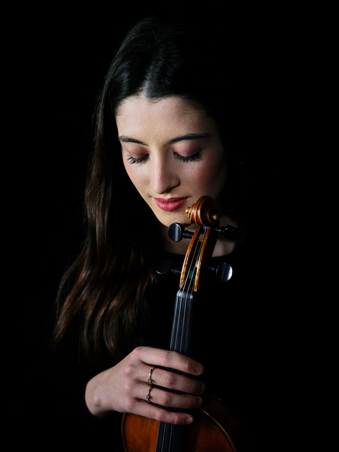 María Dueñas, violonist