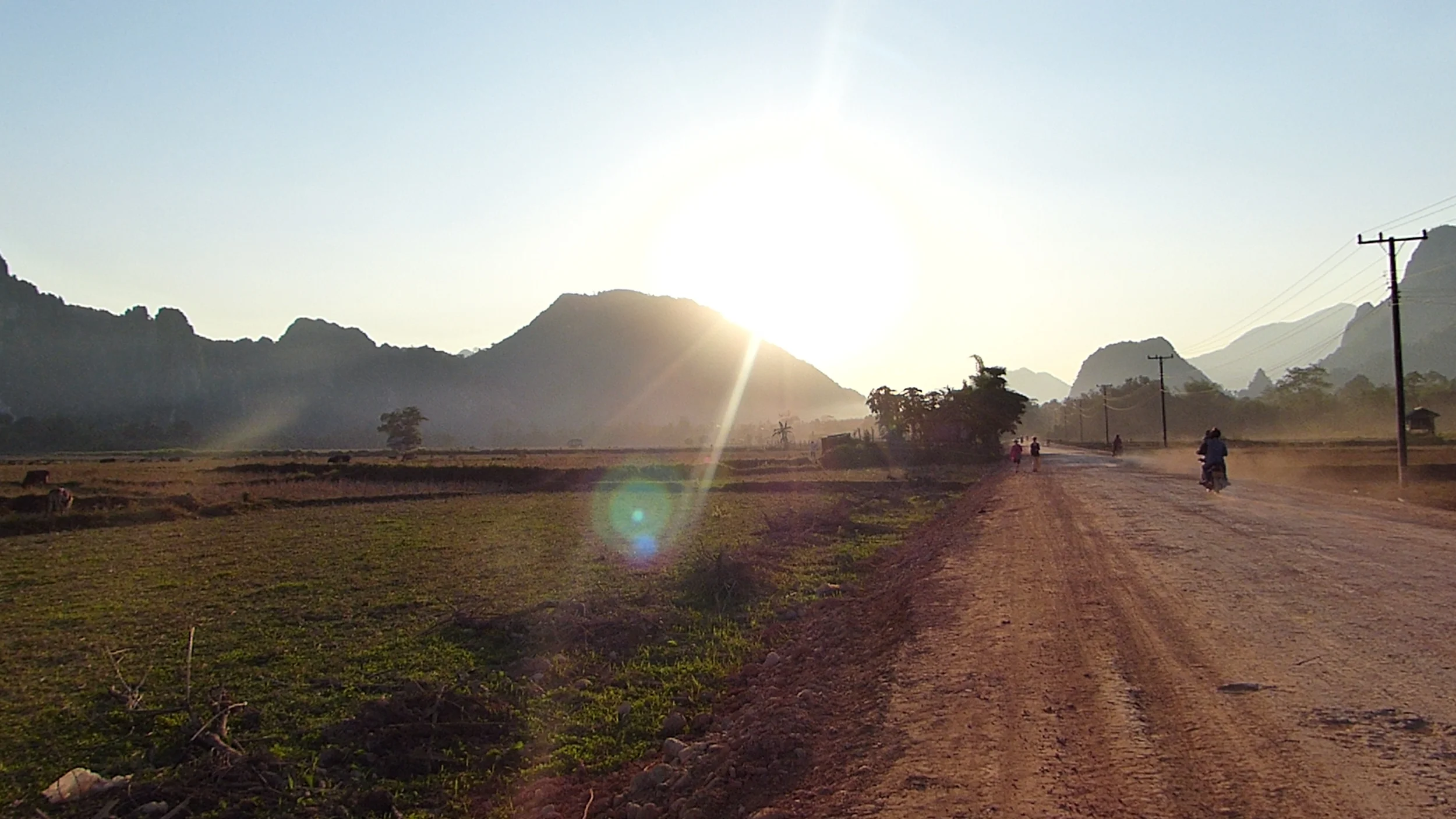 Transit Guide: Nong Khiaw to Vang Vieng