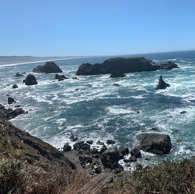 California coast 🌊🌴 #summer #sun #beach #coast #adventure #nature #waves #travel #california # roadtrip #westcoast #travelblogger #instapic #instadaily #instadailyphoto #photography