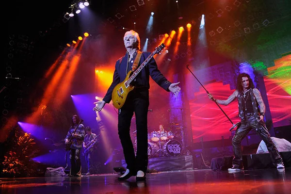 Q&A with Guitarist Howard Leese