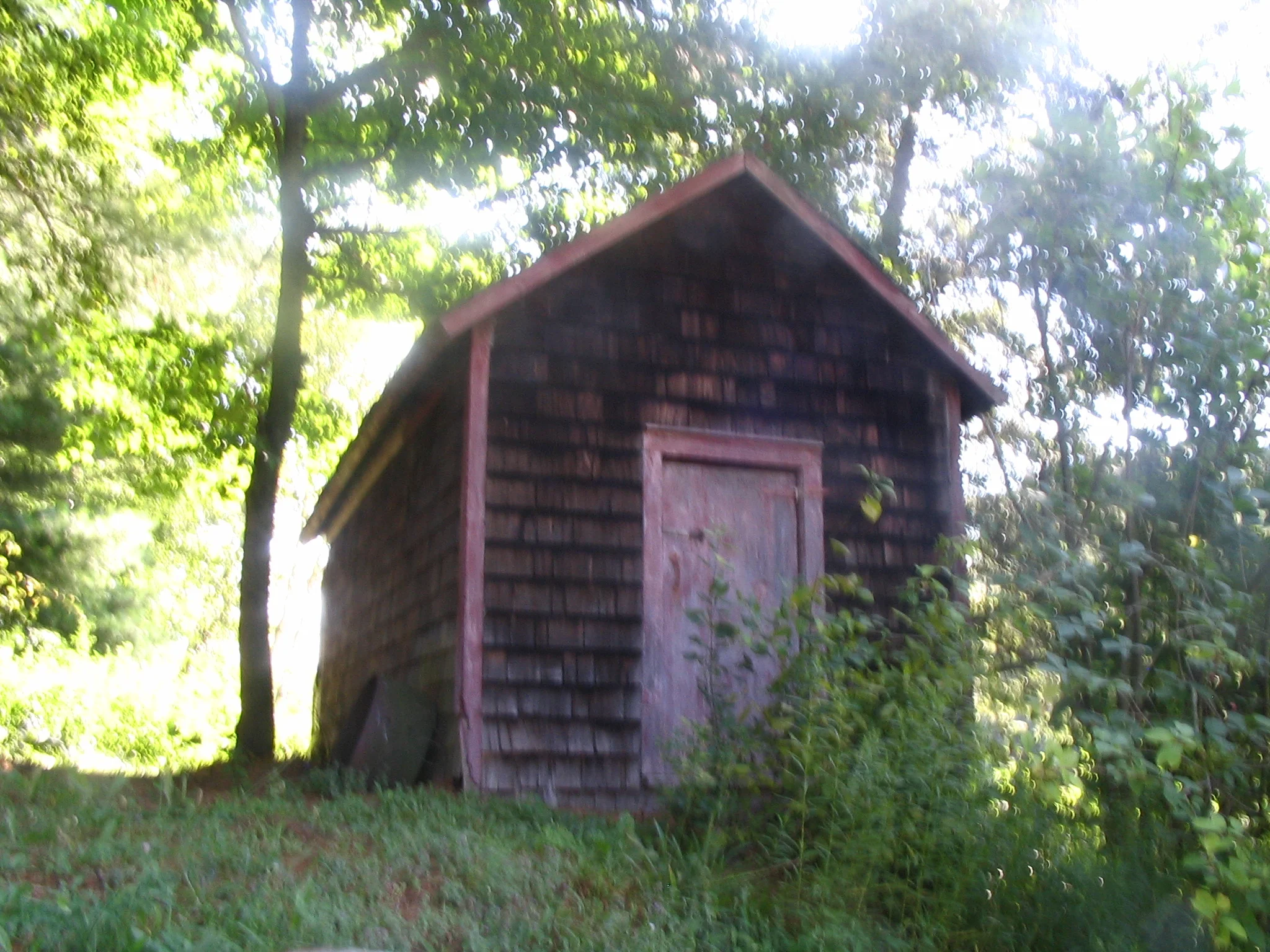 A photograph of the structure on the Beal/Freckelton property known as the Chicken House.