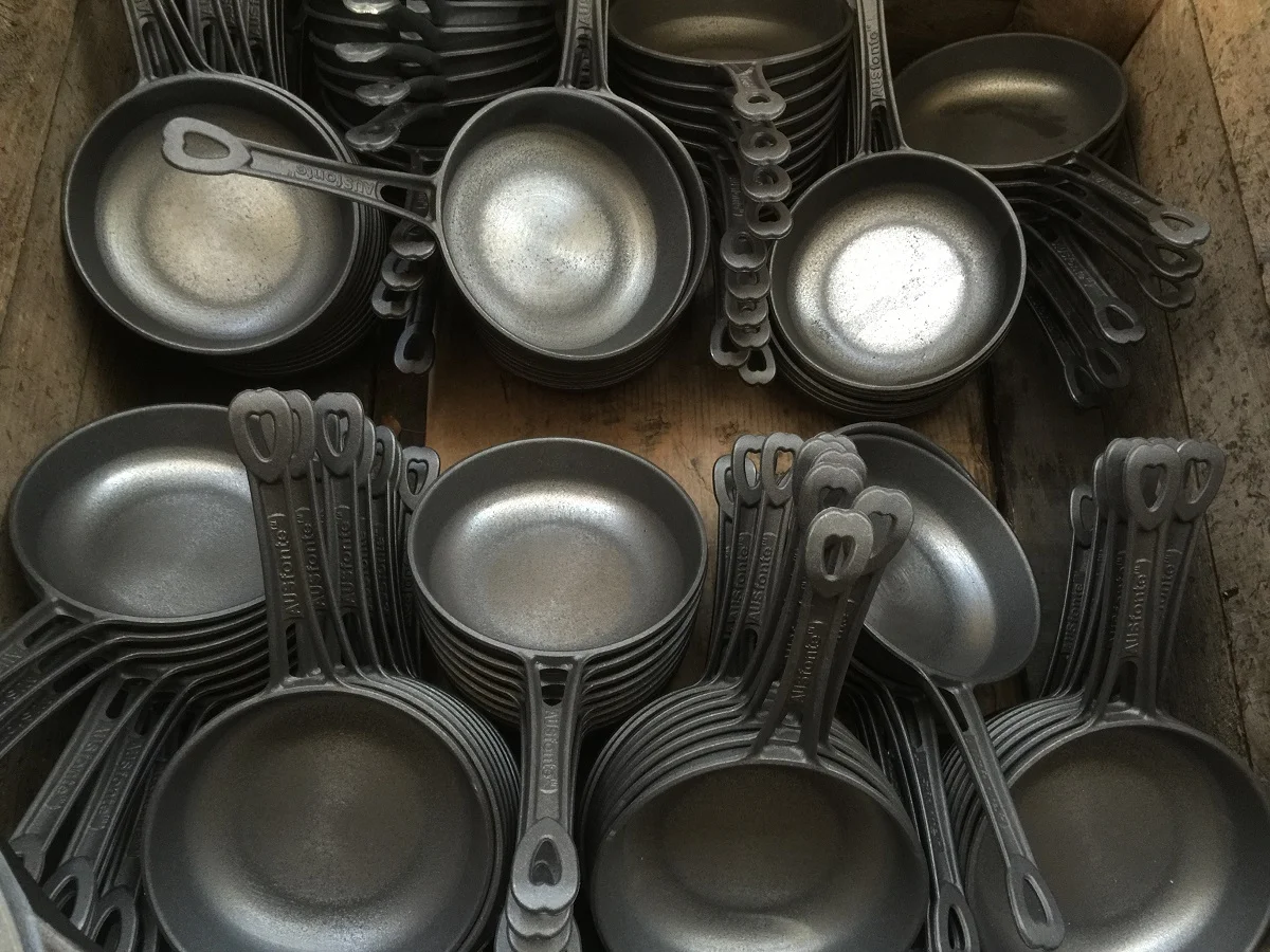 AUSfonte pans are all machine-manual sanded smooth on the cooking surface. It's difficult, t ime-consuming and expensive, so why are we the only modern manufacturer doing it?