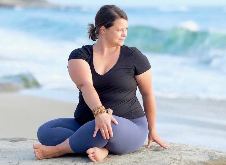 seated_twist_side_profile.jpg