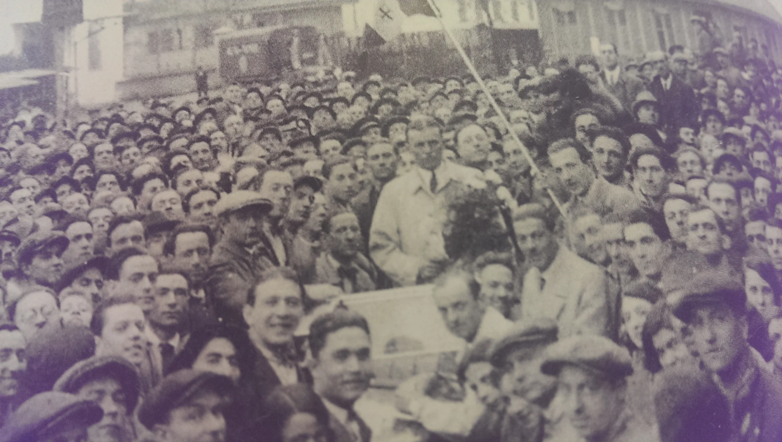 VARZI WINS THE MILLE MIGLIE AND IS CARRIED THROUGH THE STREETS OF GALLIATE.