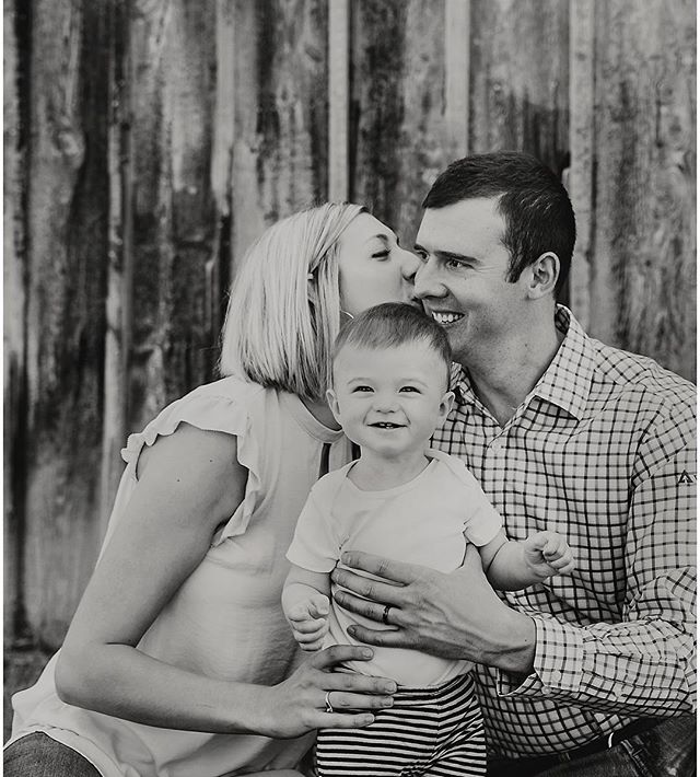 love these three! @jpfunk12 #familyphotographer #erinkayephoto #erinkayephotography #familyphotography #familyportrait #familyportraitphotographer #family #familypictures #love