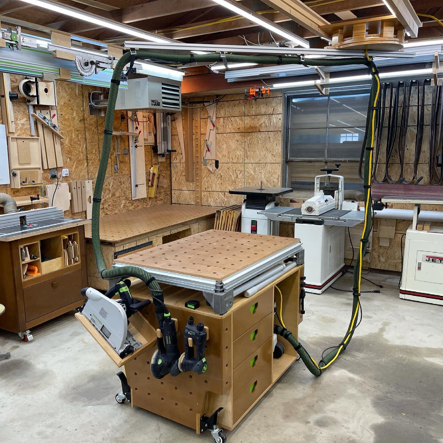 My festool shop bench is done. I&rsquo;m looking forward to having everything in a dedicated shop station for sanding, domino joining and track saw cuts.  All the cutters, blades, adhesives, and jigs for them, all in one place.  The dust collection b