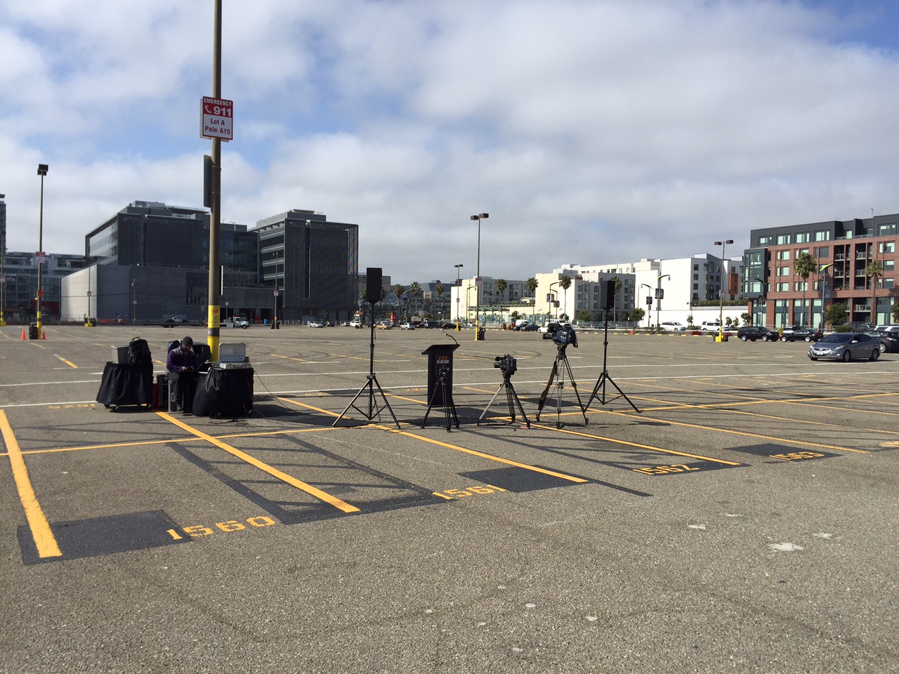 About 20 minutes before the press conference begins.