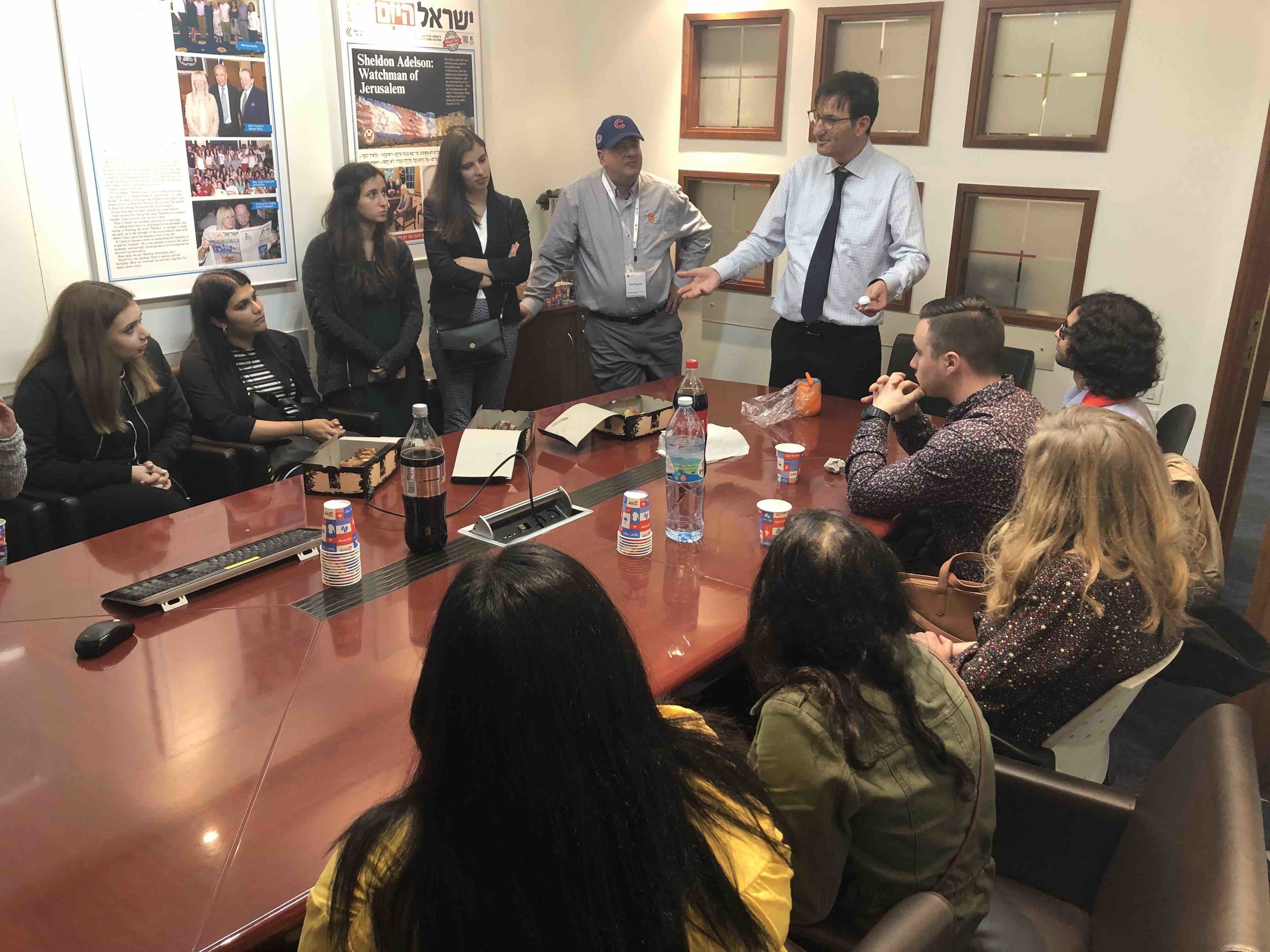 Boaz Bismuth, editor in chief of Israel Today, talks to Newhouse students about journalism in Israel.