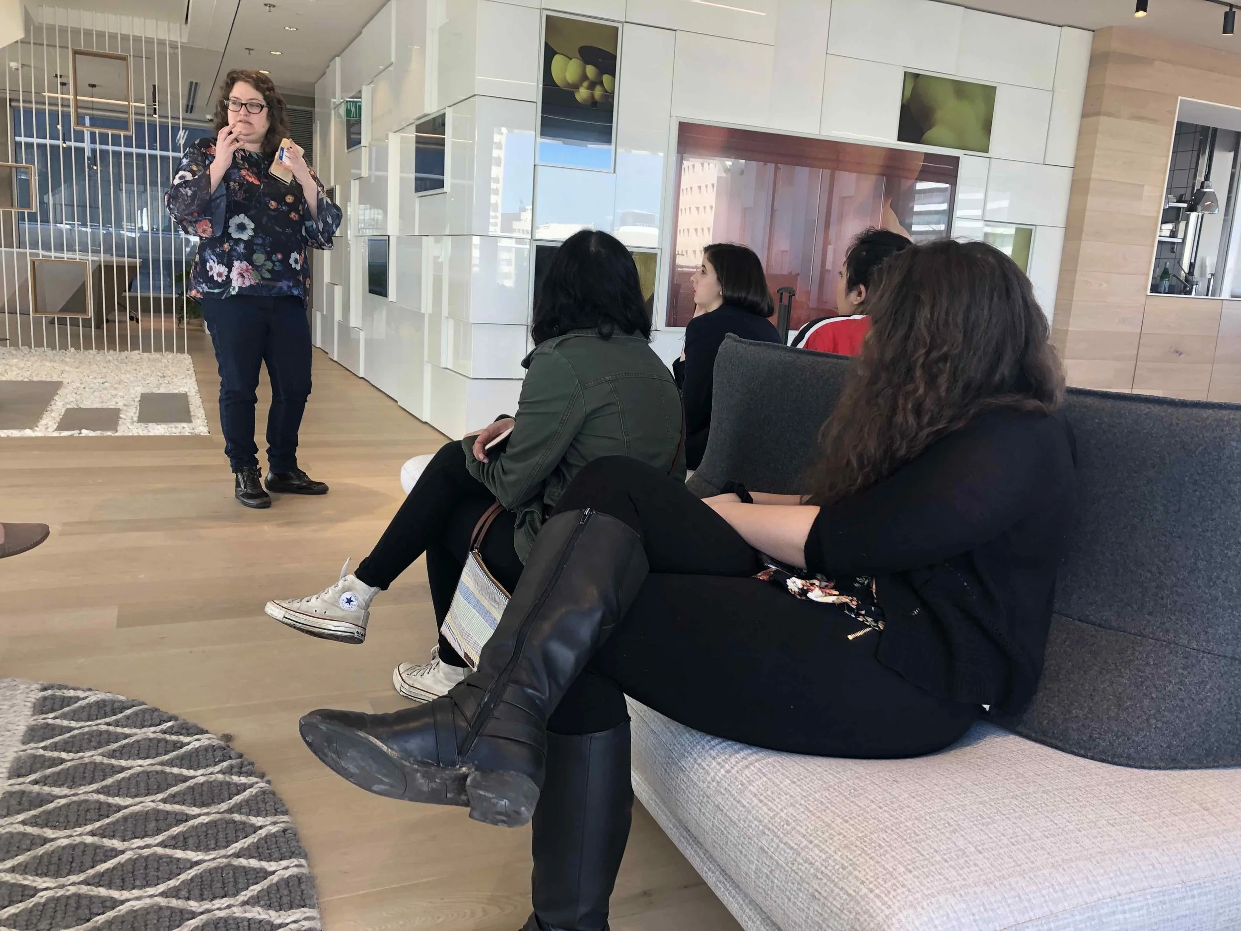 Rinat Korbet , macro analyst at Start-Up National Central, talks to Newhouse students about entrepreneurship in Israel.