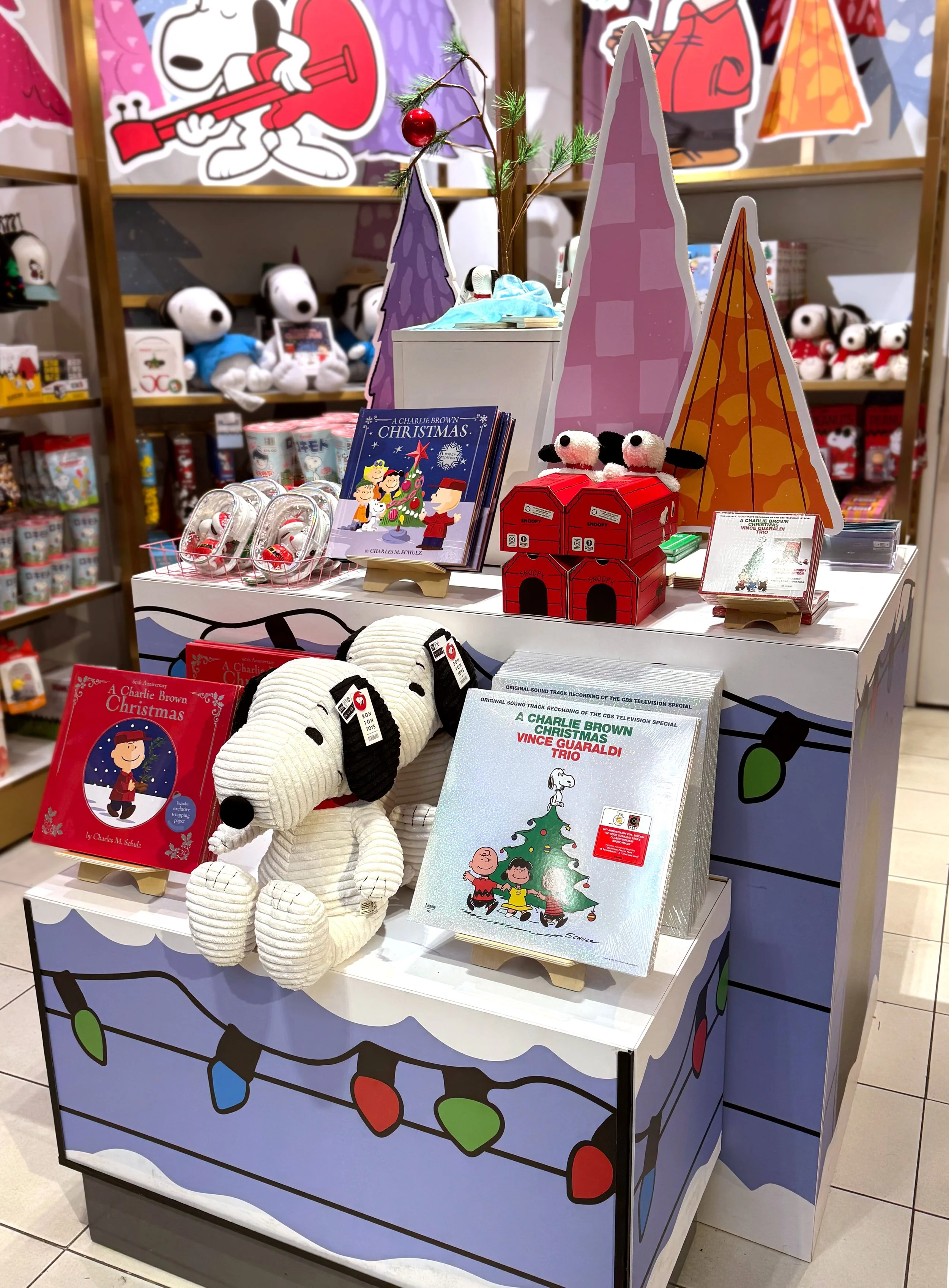 Peanuts-Holiday_Swing Shop_Edit-2_v01.jpg