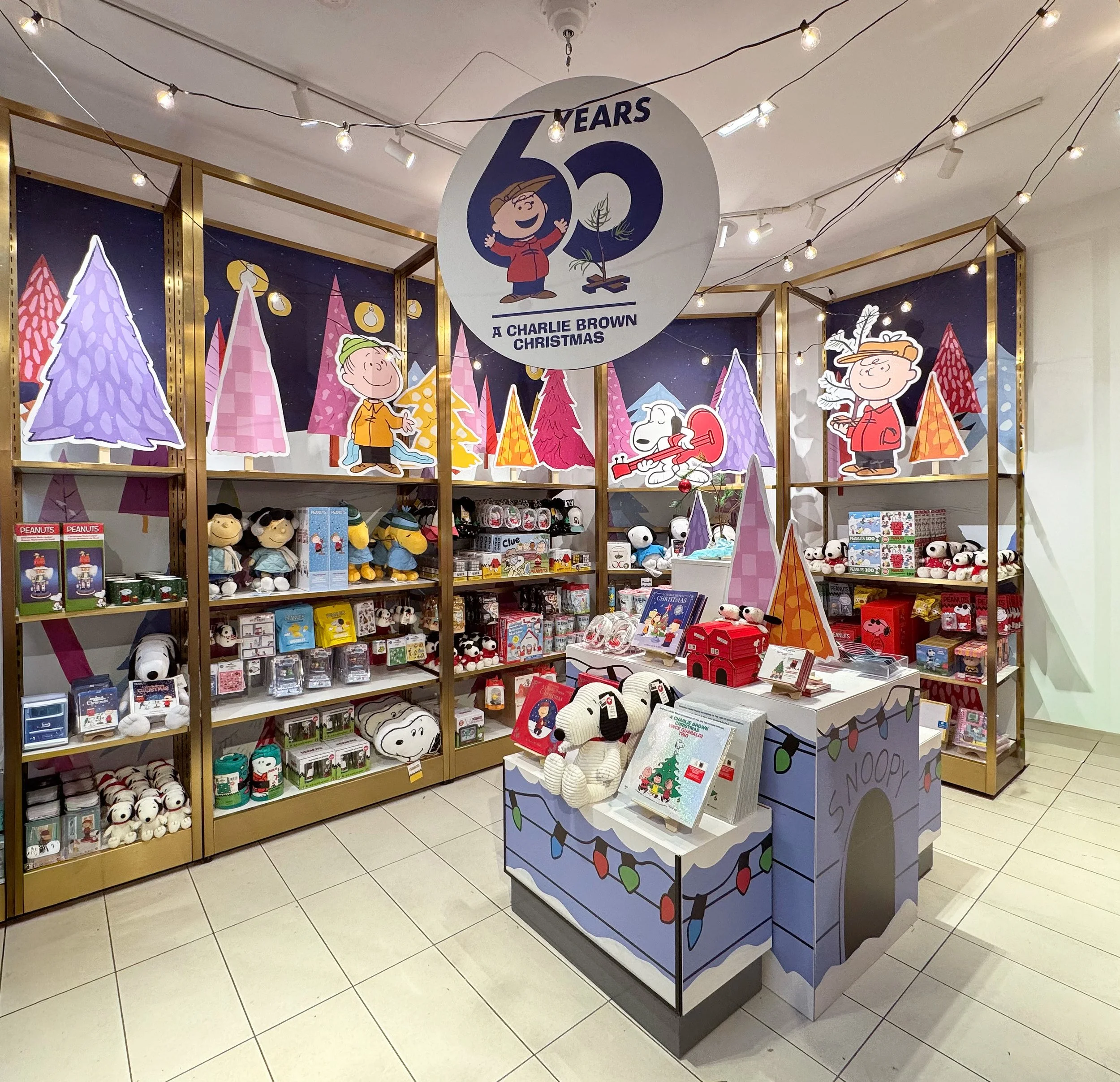 Peanuts-Holiday_Swing Shop_Edit_v01.jpg
